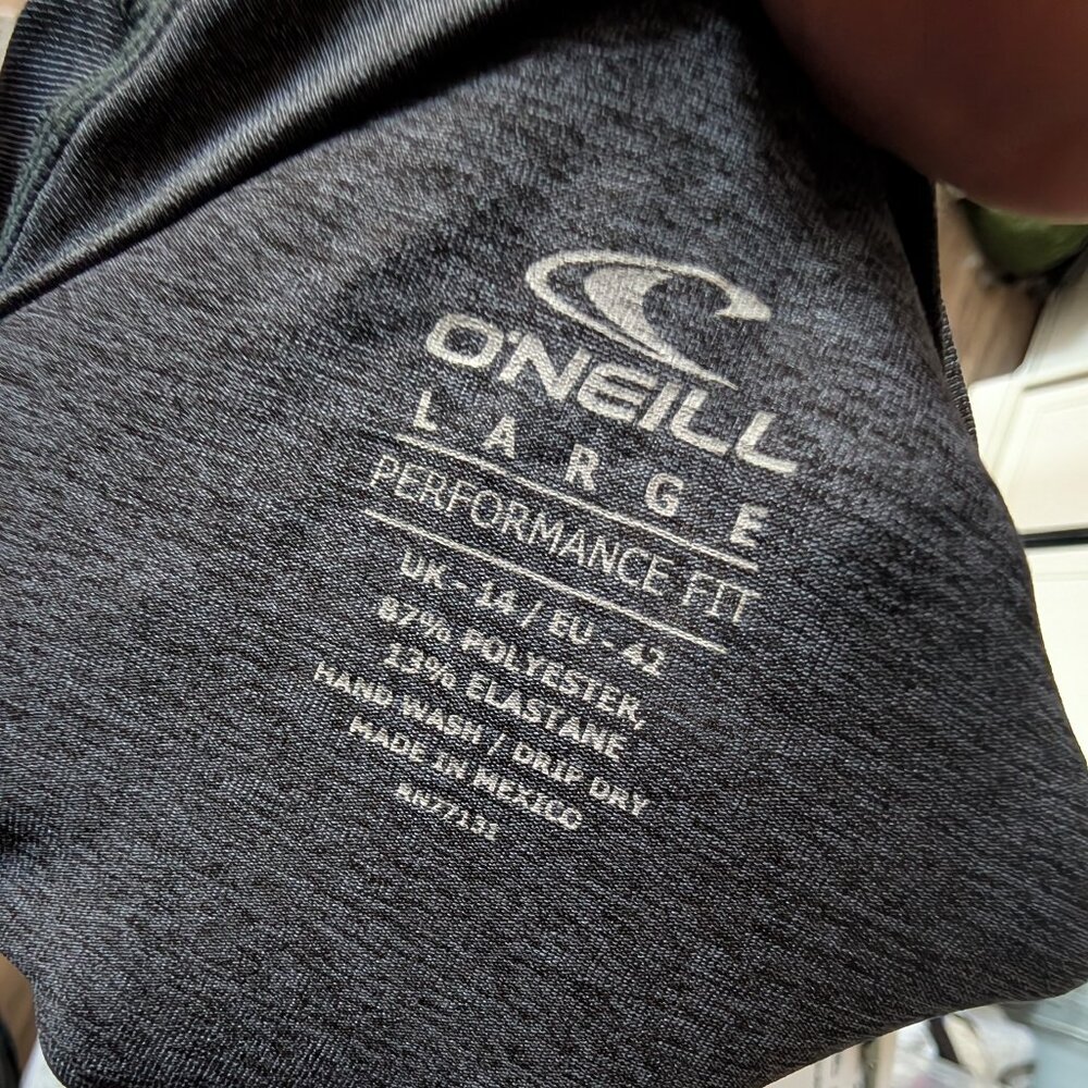 Womans O'Neil Rash Guard - Picture 9 of 9